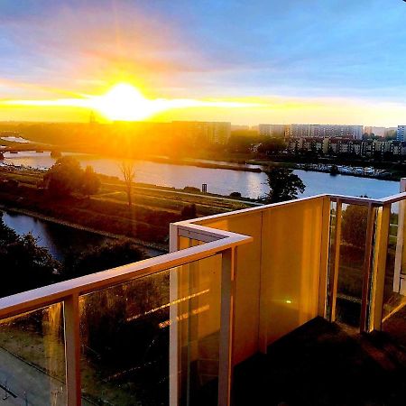 Apartament Z Tarasem I Widokiem Na Odre Wroclaw Bagian luar foto