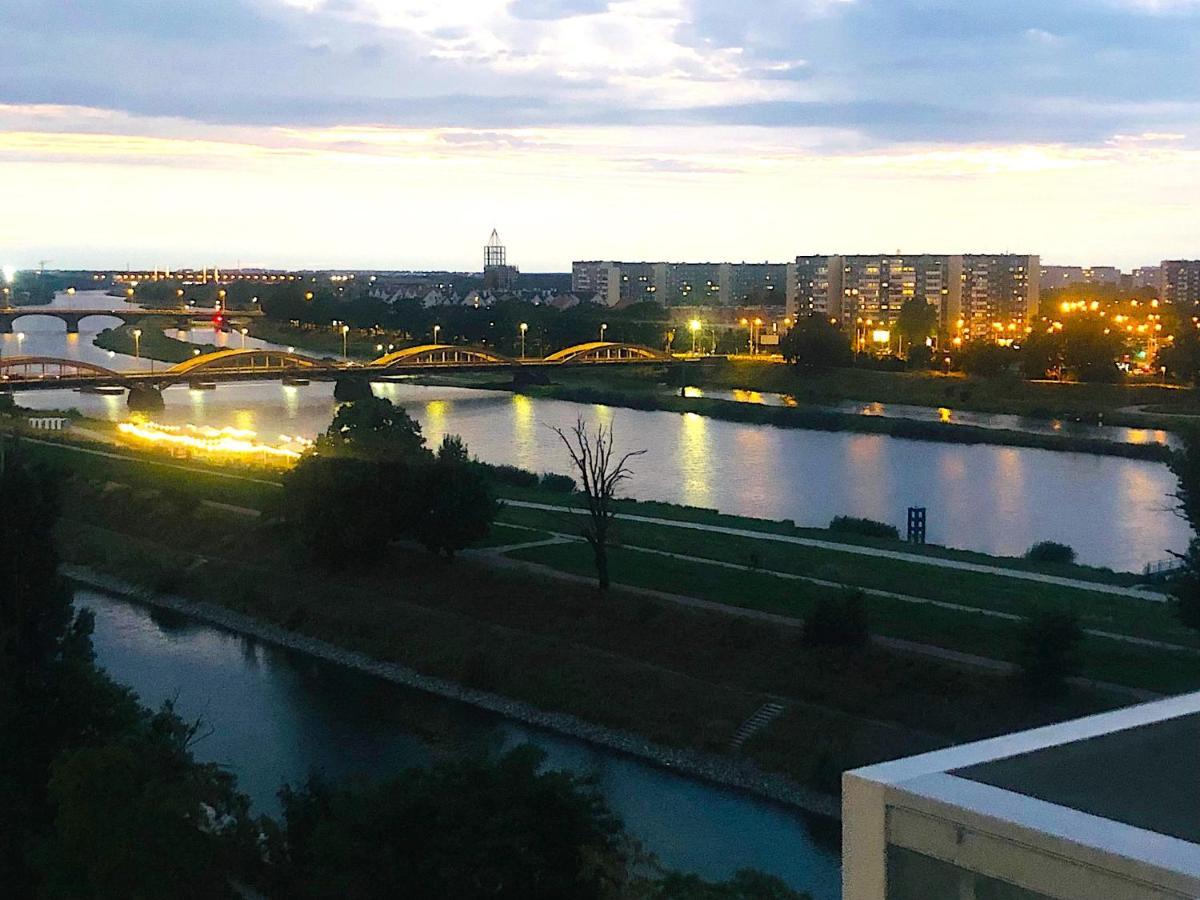 Apartament Z Tarasem I Widokiem Na Odre Wroclaw Bagian luar foto