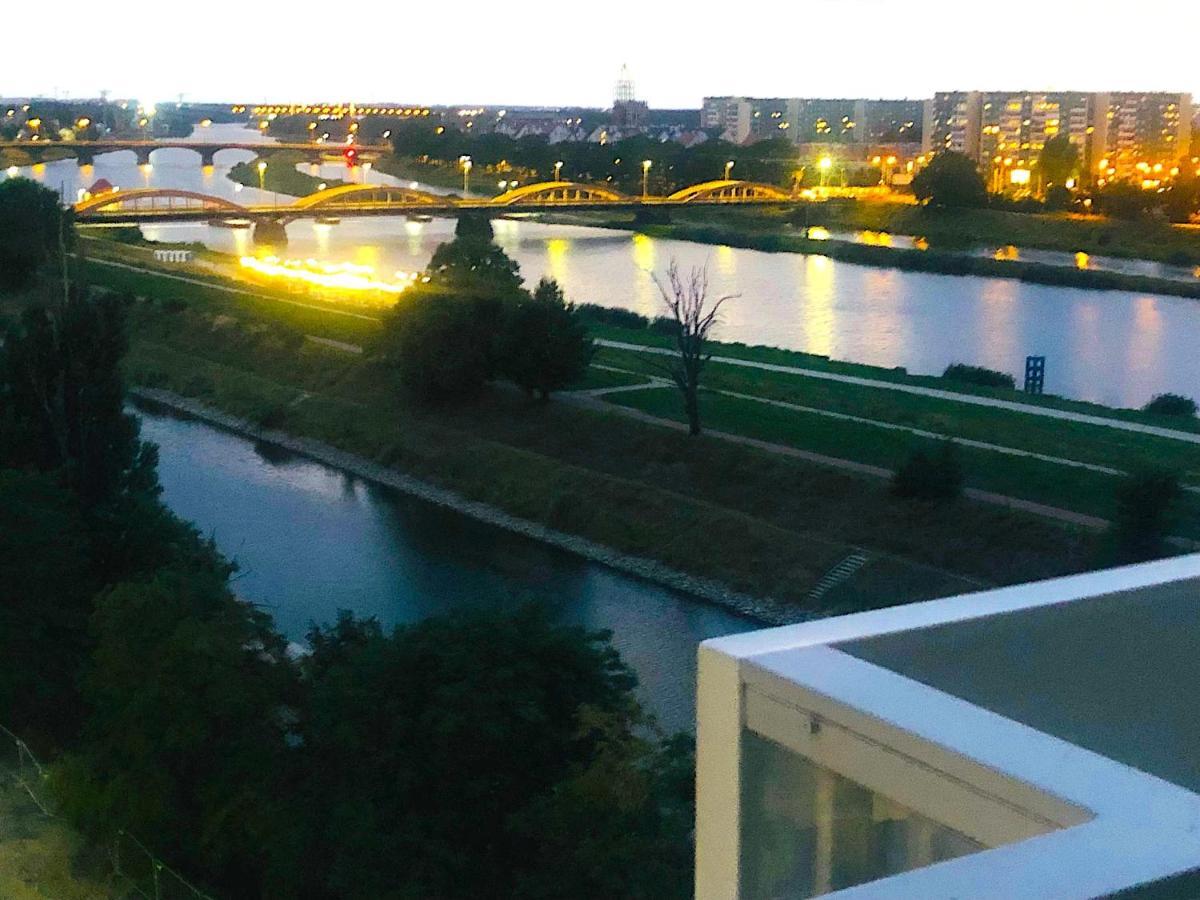 Apartament Z Tarasem I Widokiem Na Odre Wroclaw Bagian luar foto